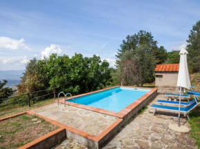 Flat in farmhouse with pool